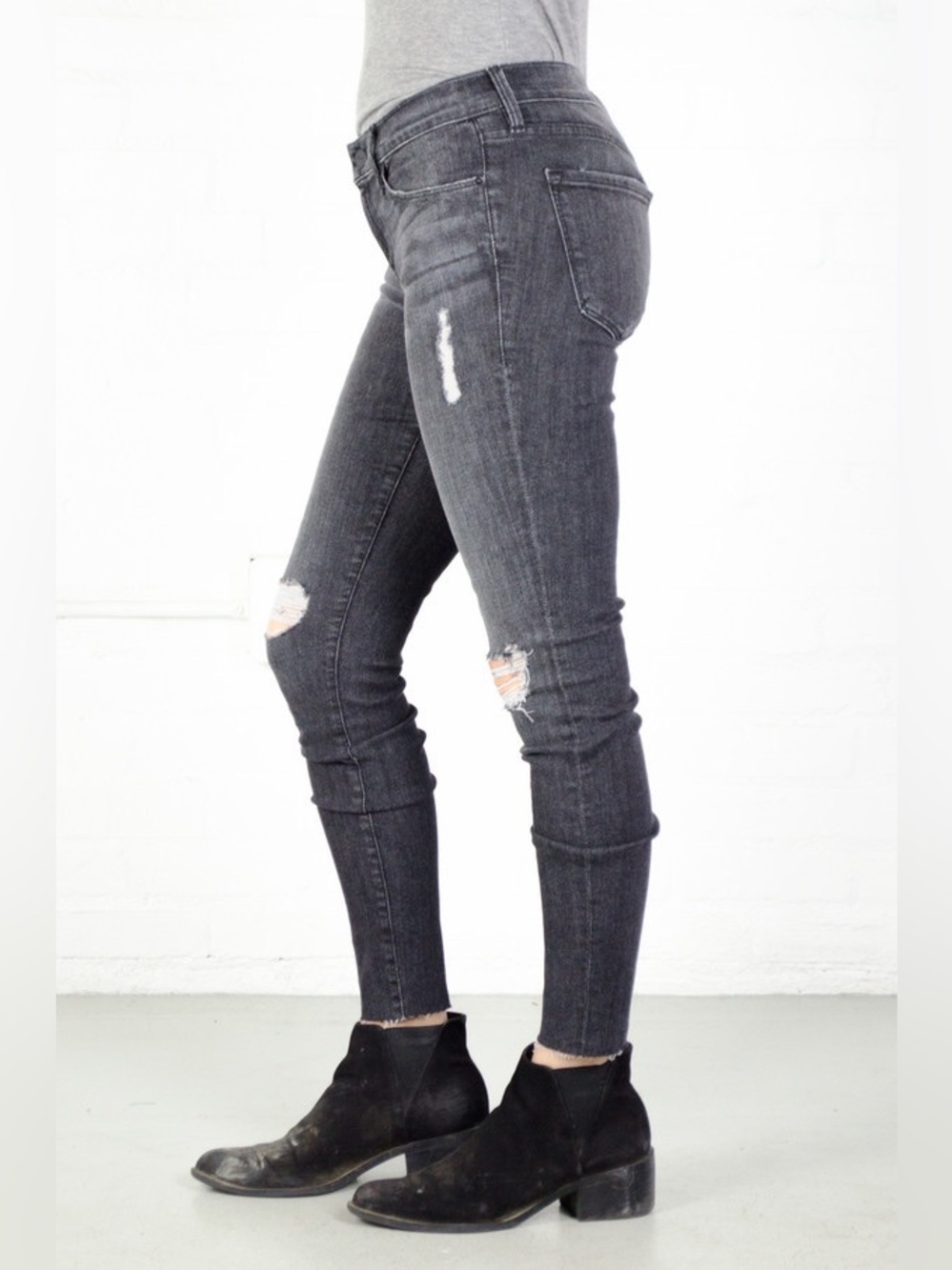 FRAME Le Skinny De Jeanne Skinny Jeans Mercer! $239 originally! Size 30 SALE!!!
